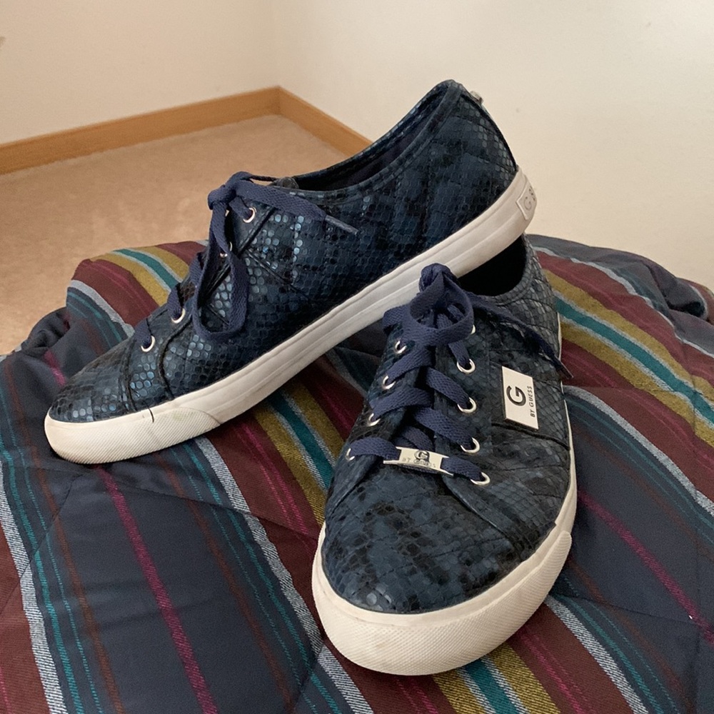 Guess Snake Skin Look Sneakers Navy Size 10